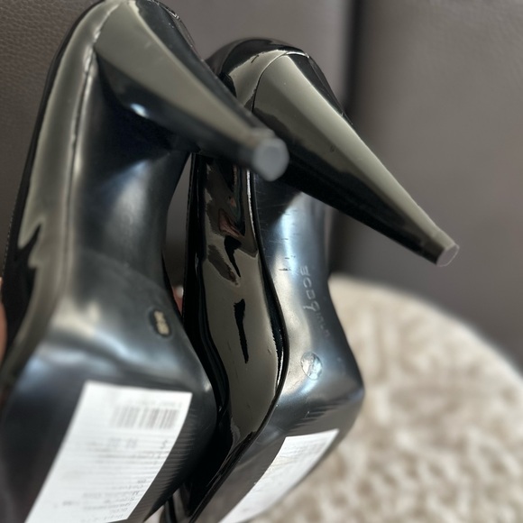 🌈BCBGirls🌈 SHERIR HI-HEEL 
Women Sizes: 6M, ✨EUC✨ - Picture 11 of 16